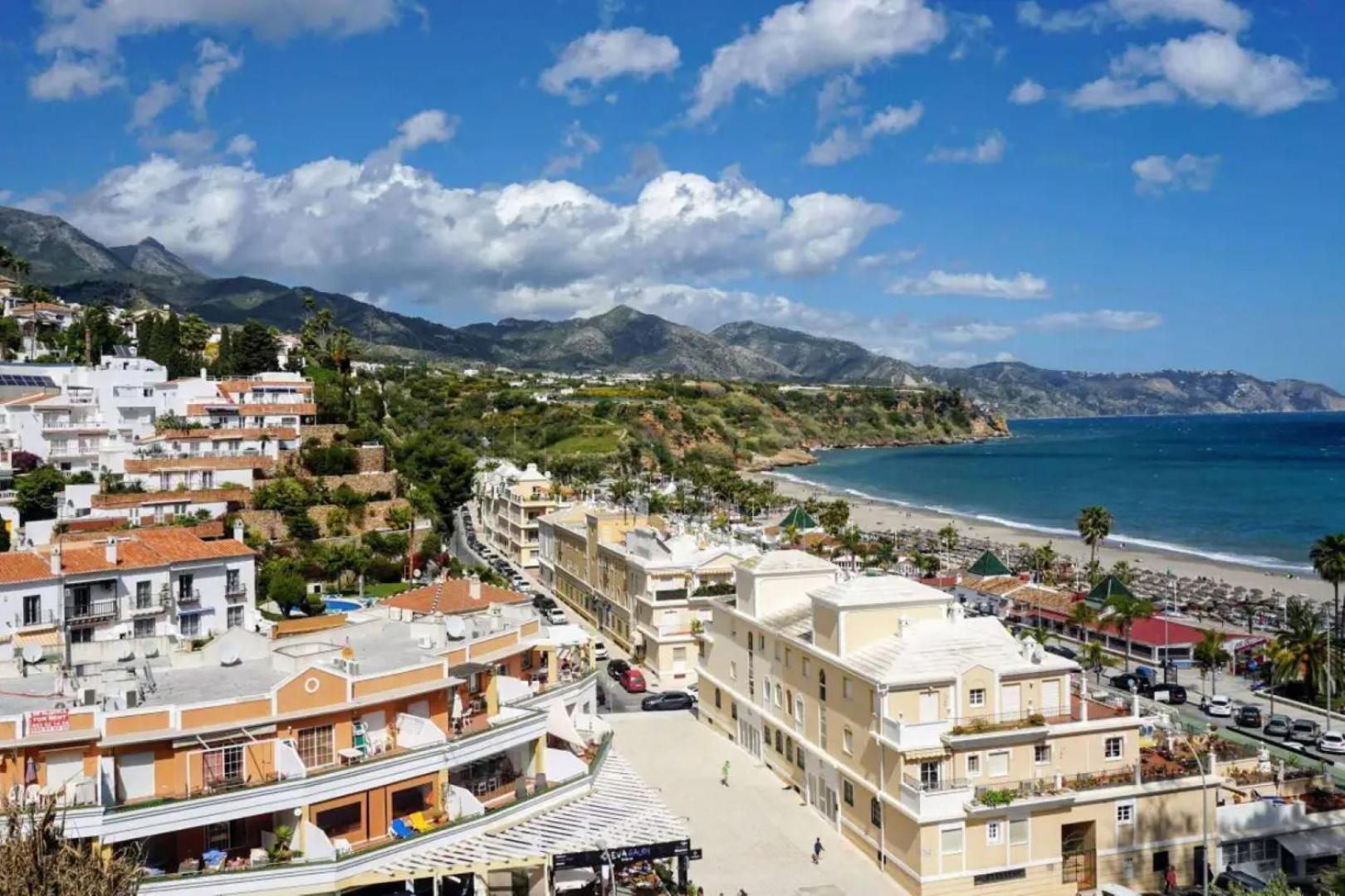 Apartament Burriana Beach Silhouse Nerja Luaran gambar